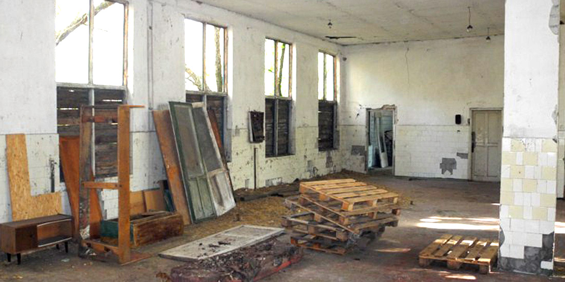 THE WORKS FOR THE VETERINARY CLINIC, AT THE GORLOVKA SHELTER FOR STRAY ANIMALS IN UKRAINE, ARE IN PROGRESS