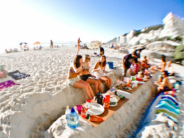 VEGAN SUMMER – VEGAN GUIDE TO SURVIVE THE HOLIDAYS